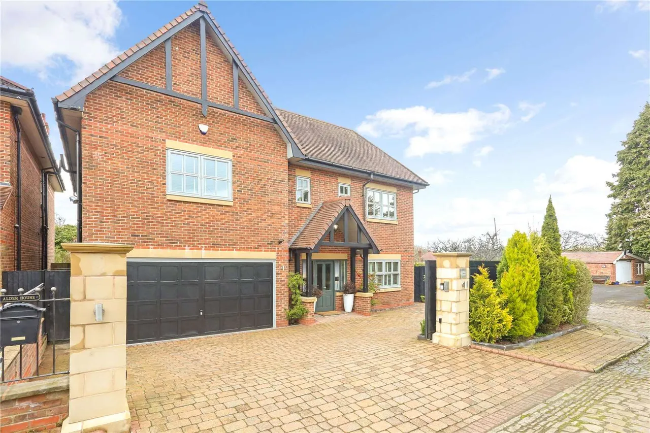 4 bed house for sale, Horseshoe Lane, Alderley Edge, SK9