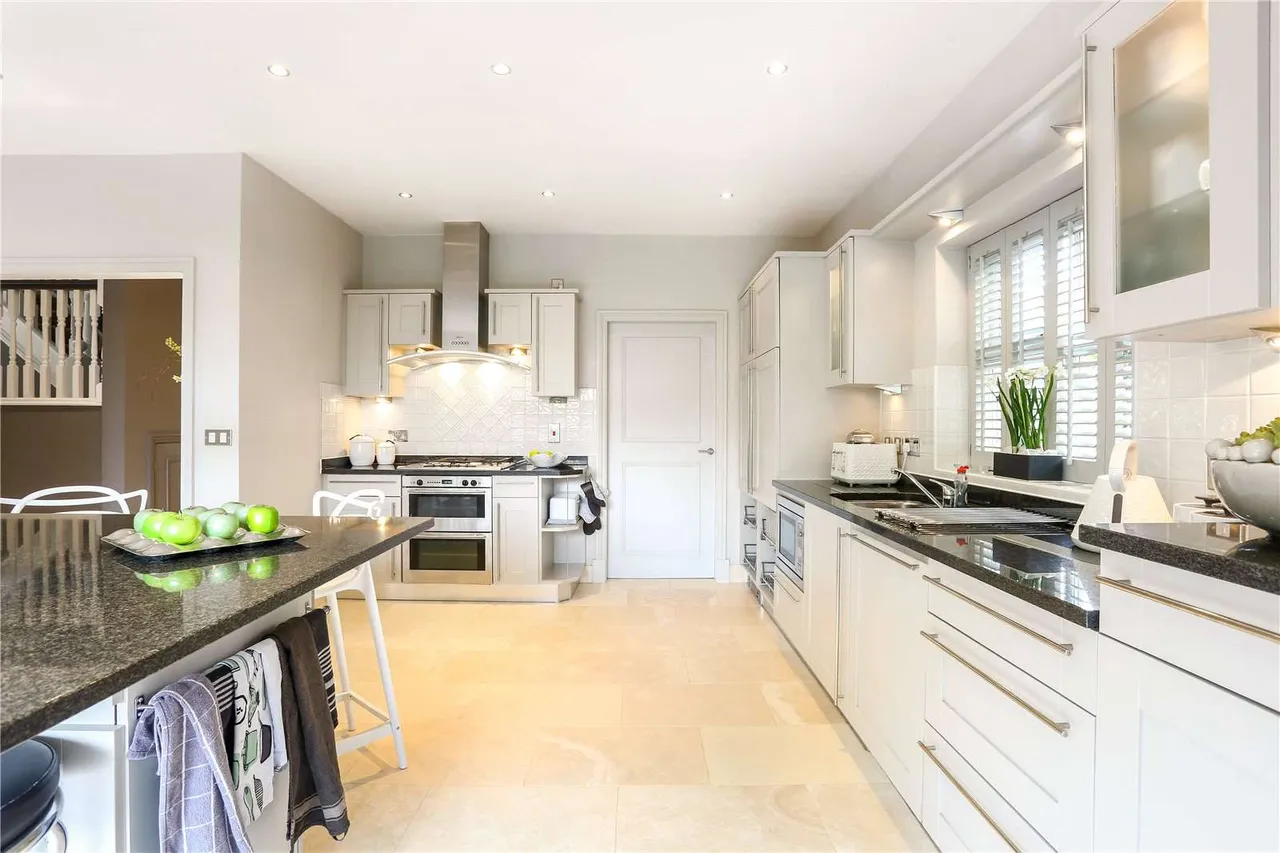 Horseshoe Lane, Alderley Edge, SK9, photo 5