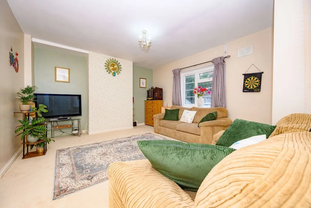 2 bed house for sale — Stonecross Road, Hatfield AL10 0HR