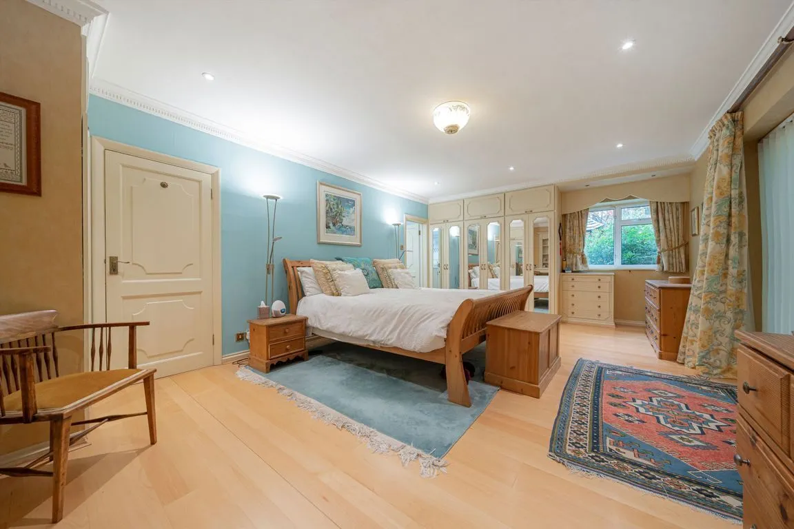 Silverdale Avenue, Walton-On-Thames, KT12, photo 10