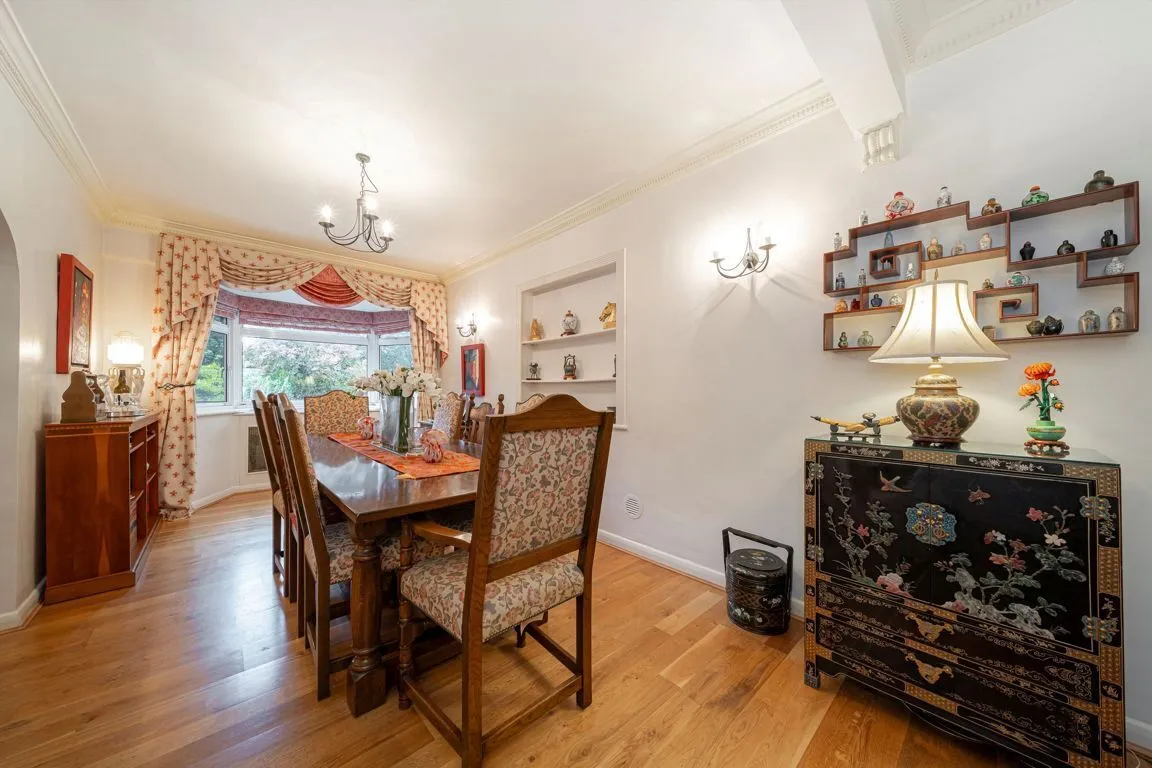 Silverdale Avenue, Walton-On-Thames, KT12, photo 7