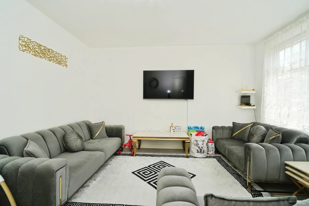 Roseneath Road, Bolton, BL3, photo 2