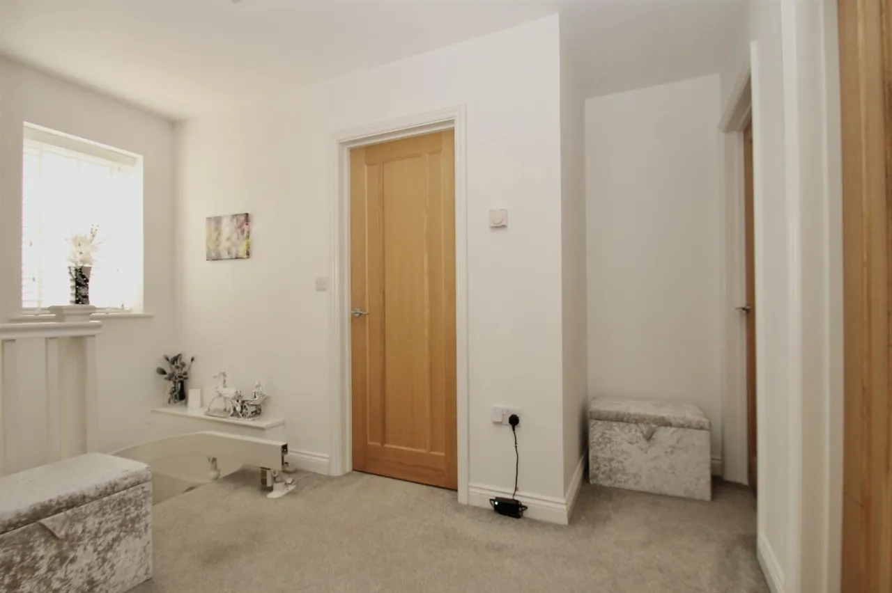Lodge Close, Allington, photo 11