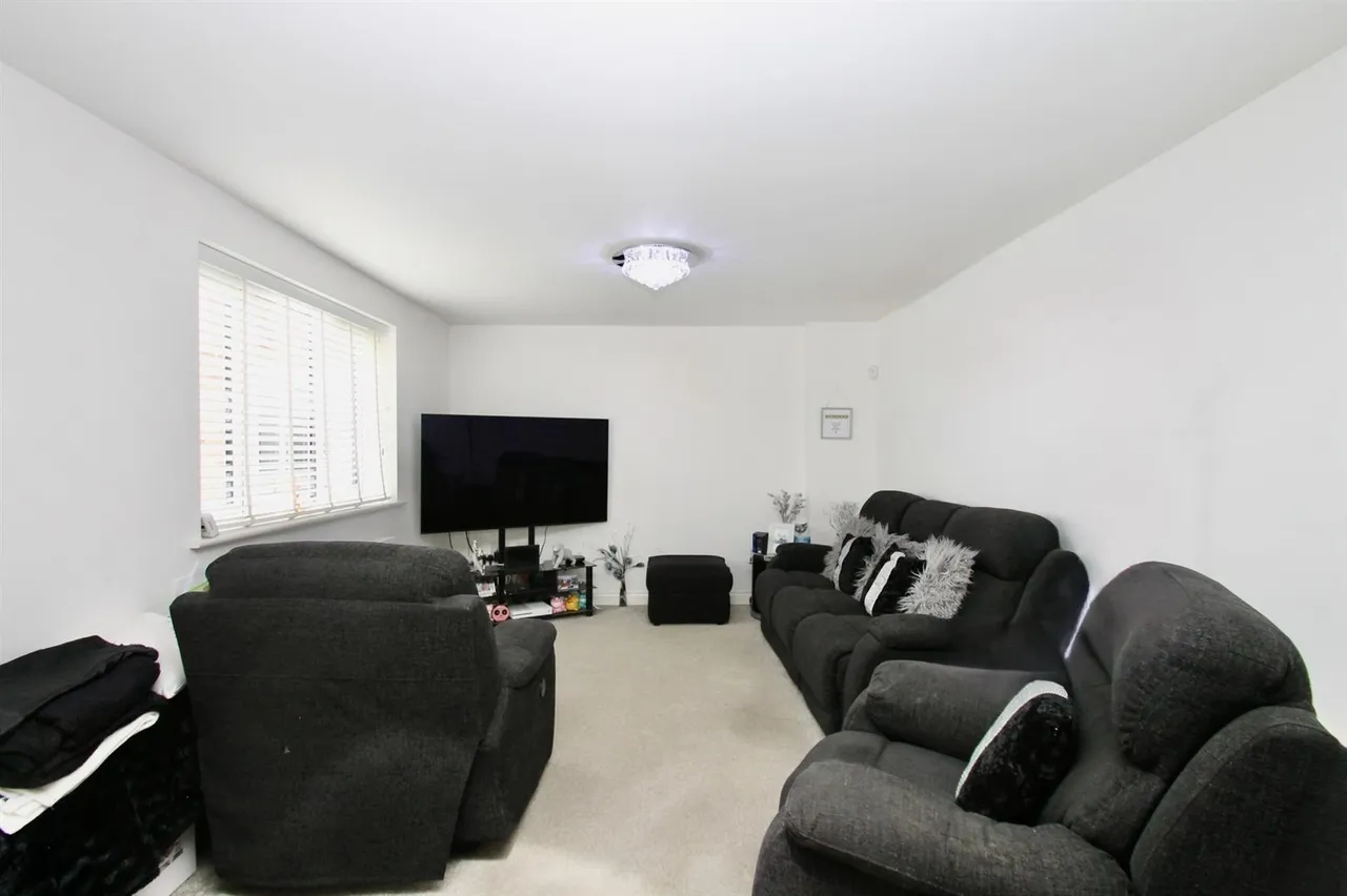 Lodge Close, Allington, photo 3