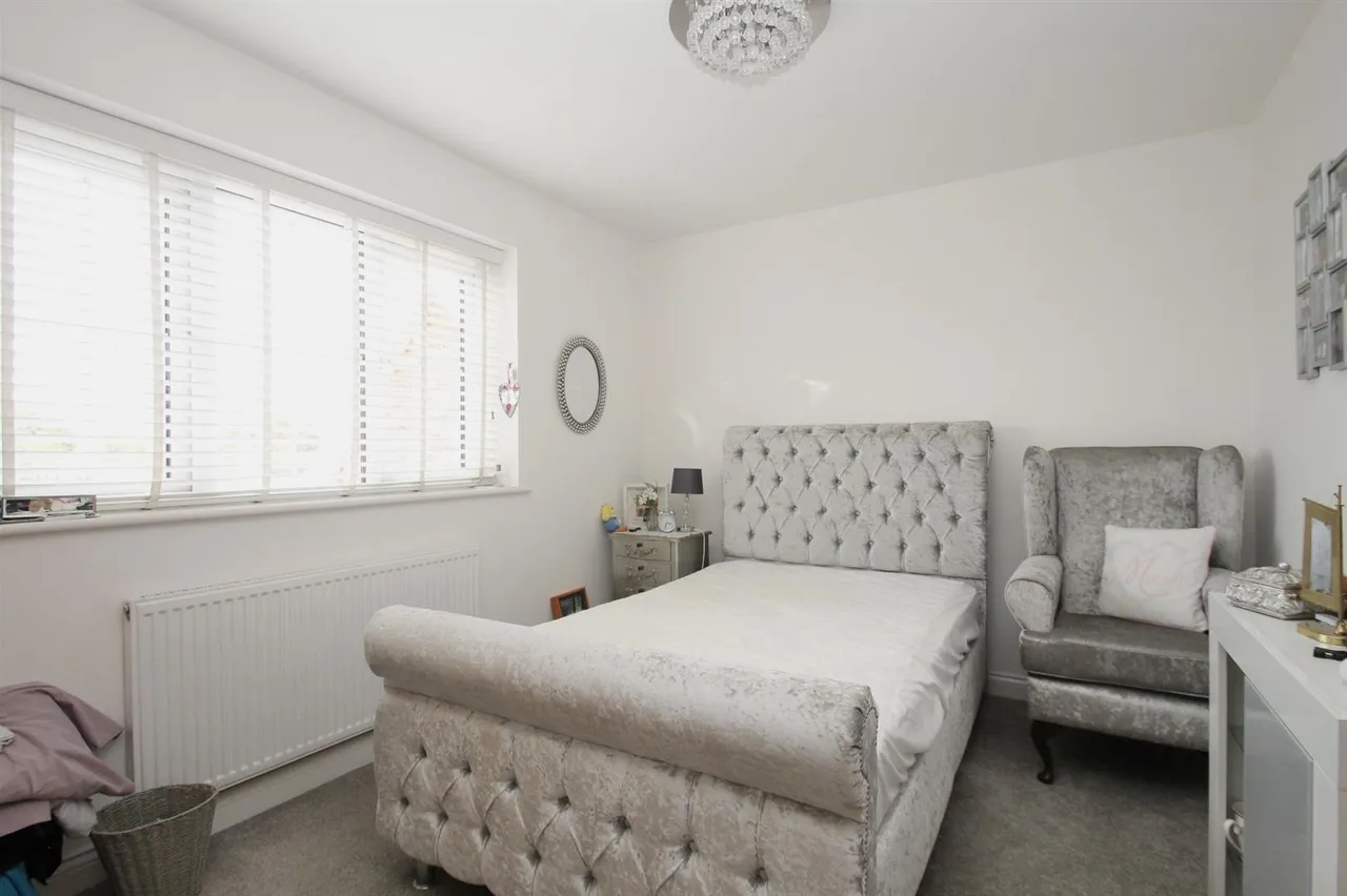 Lodge Close, Allington, photo 14