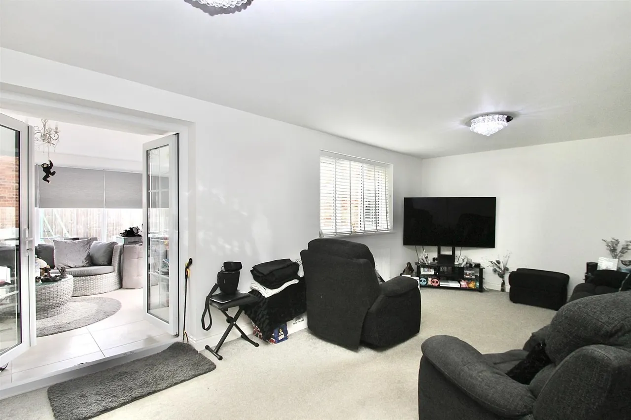 Lodge Close, Allington, photo 5