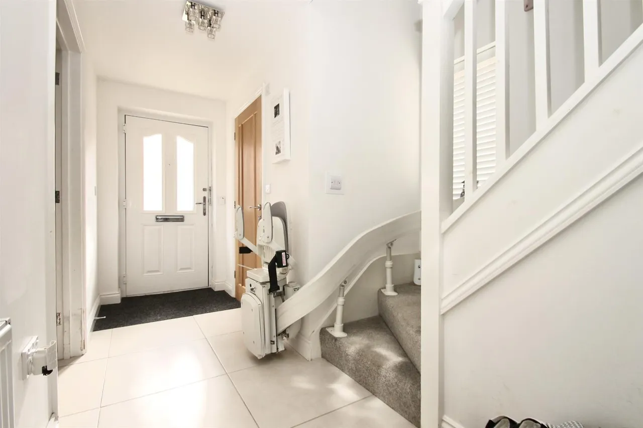 Lodge Close, Allington, photo 10