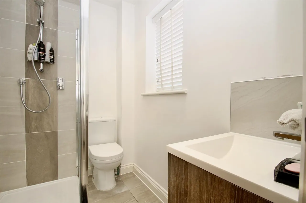 Lodge Close, Allington, photo 13