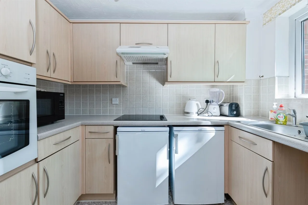 Ringwood Road, Ferndown, BH22, photo 9