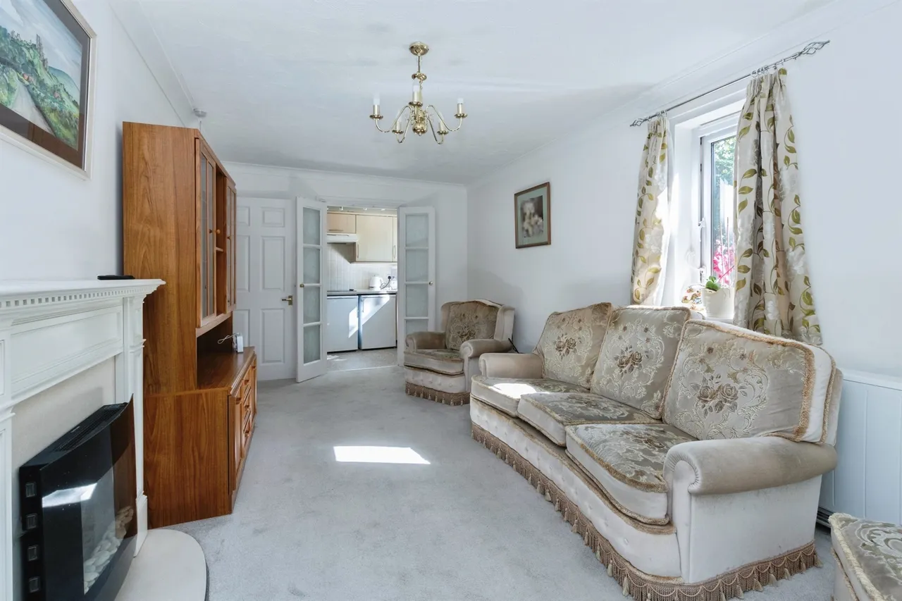 Ringwood Road, Ferndown, BH22, photo 4