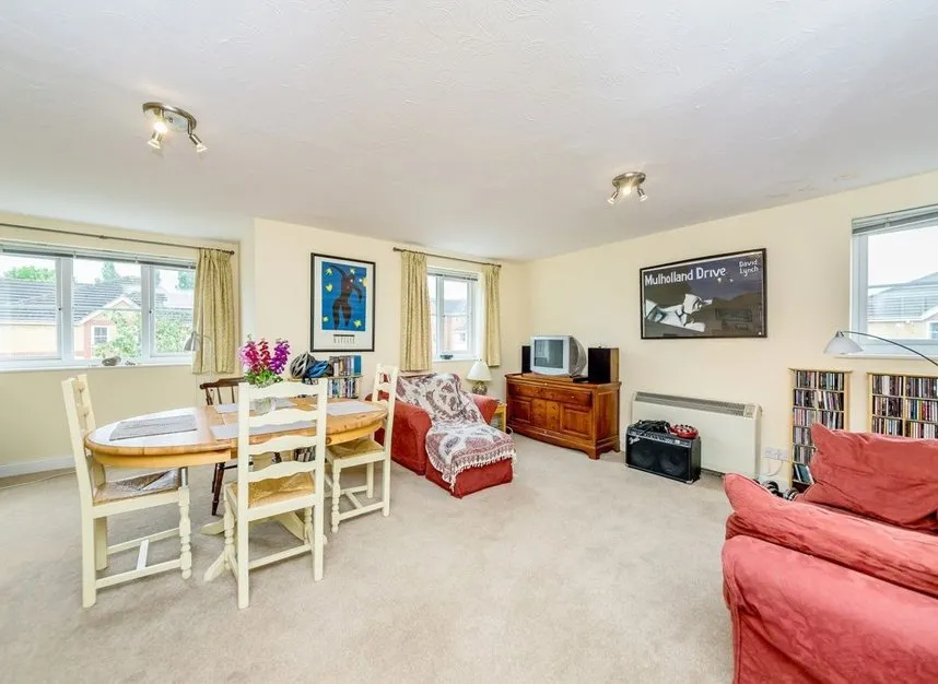 Winery Lane, Kingston Upon Thames, KT1, photo 2