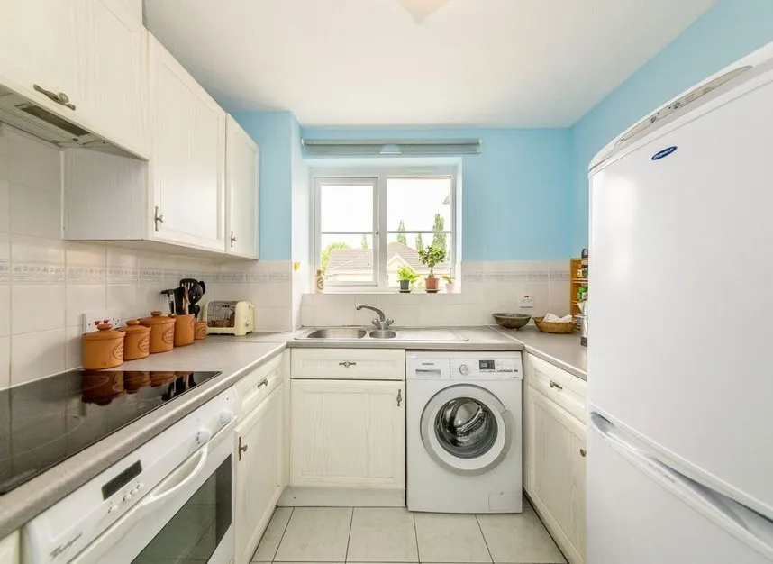 Winery Lane, Kingston Upon Thames, KT1, photo 3