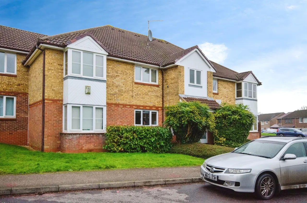 1 bed flat for sale — Hunters Lane, Leavesden, Watford