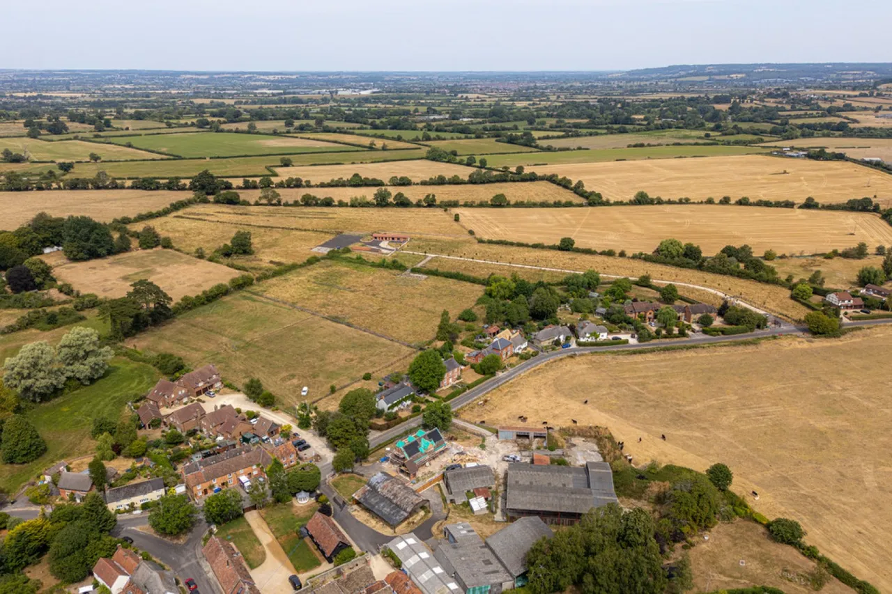 Main Street, Keevil, photo 9