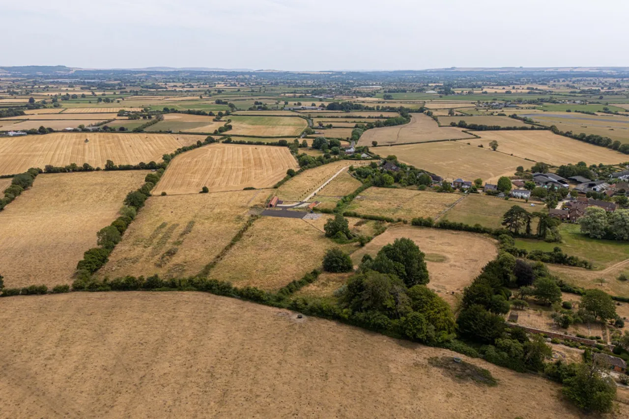 Main Street, Keevil, photo 6