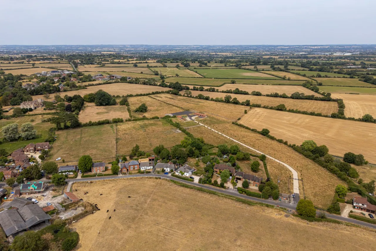 Main Street, Keevil, photo 8