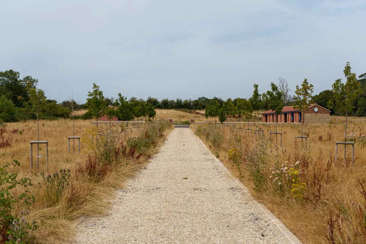 Main Street, Keevil, photo 12