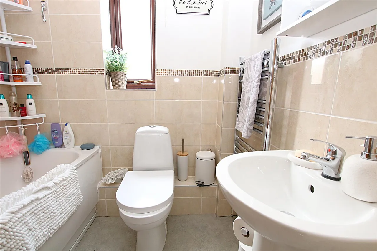 Granary Court, East Hunsbury, photo 11