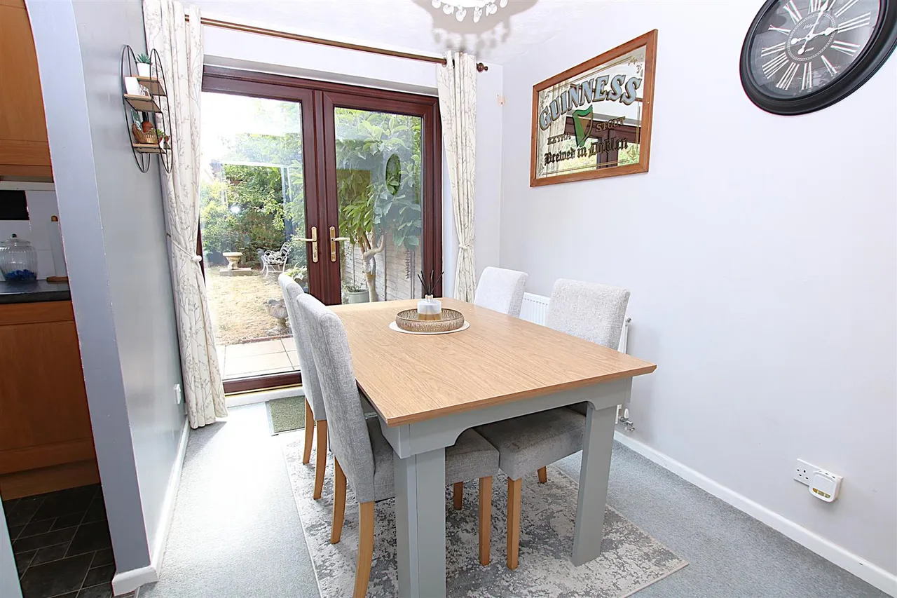 Granary Court, East Hunsbury, photo 4