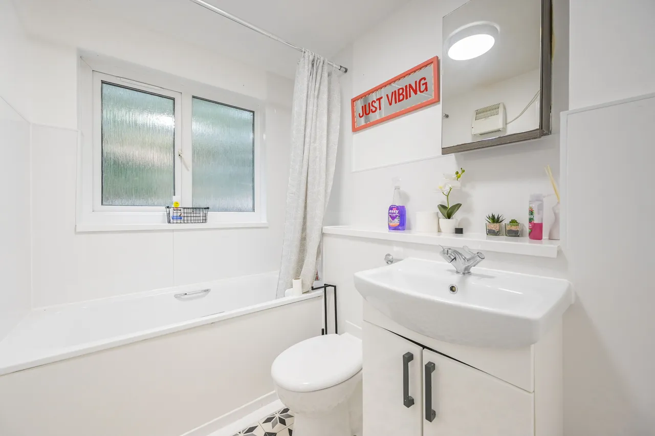 5 Hadleigh Walk, London, photo 5