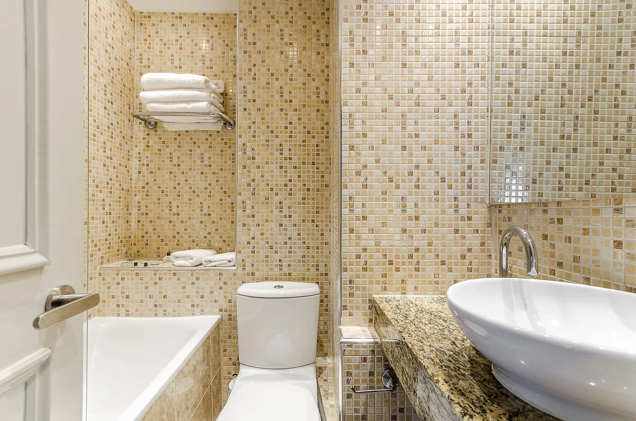 Flat 10, 13 Trebovir Road, London, photo 8