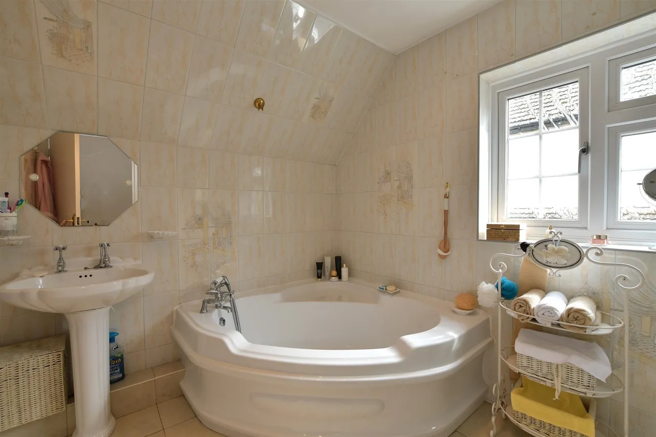 Avey Lane, Waltham Abbey, EN9, photo 11