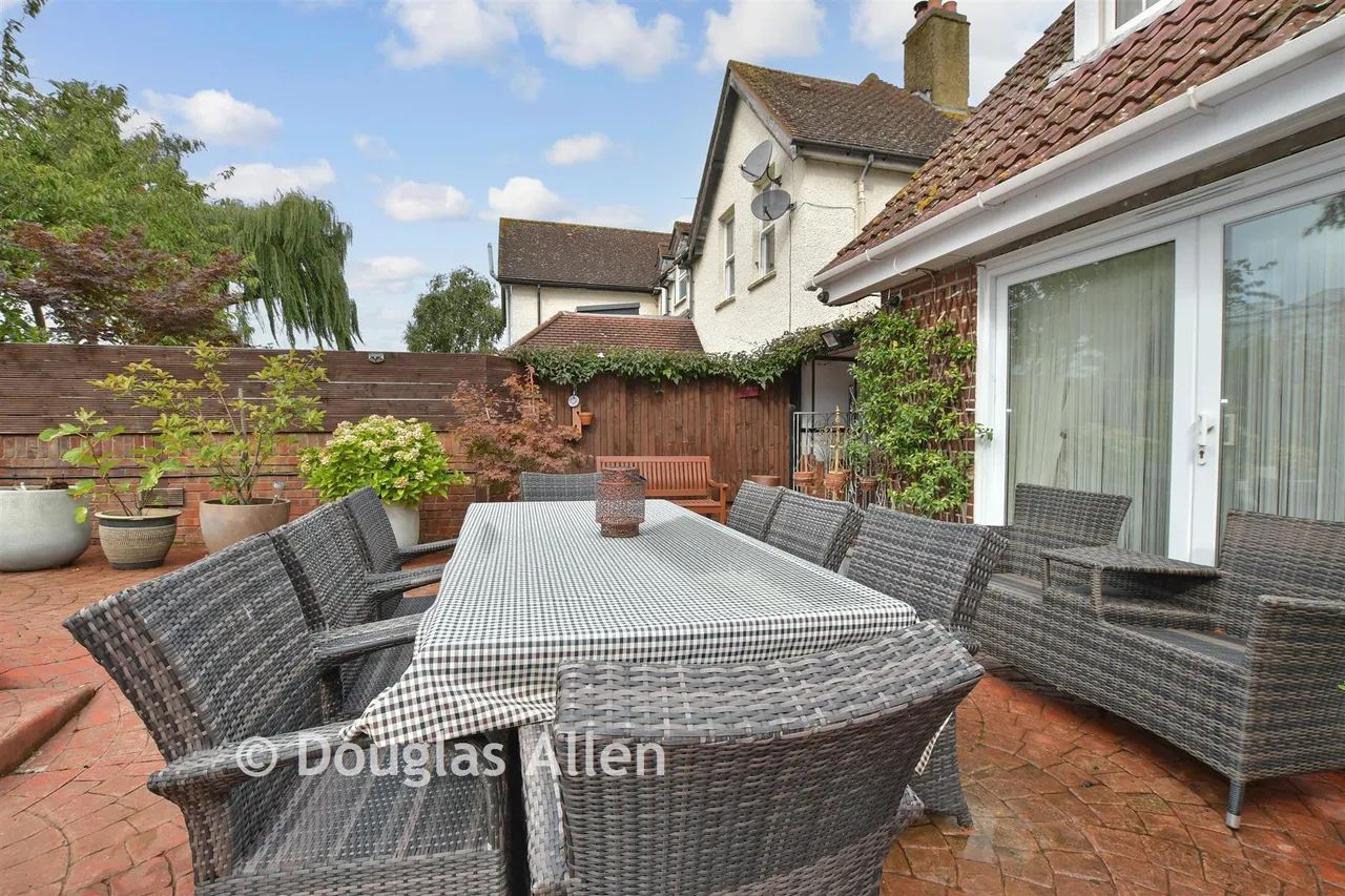 Avey Lane, Waltham Abbey, EN9, photo 13
