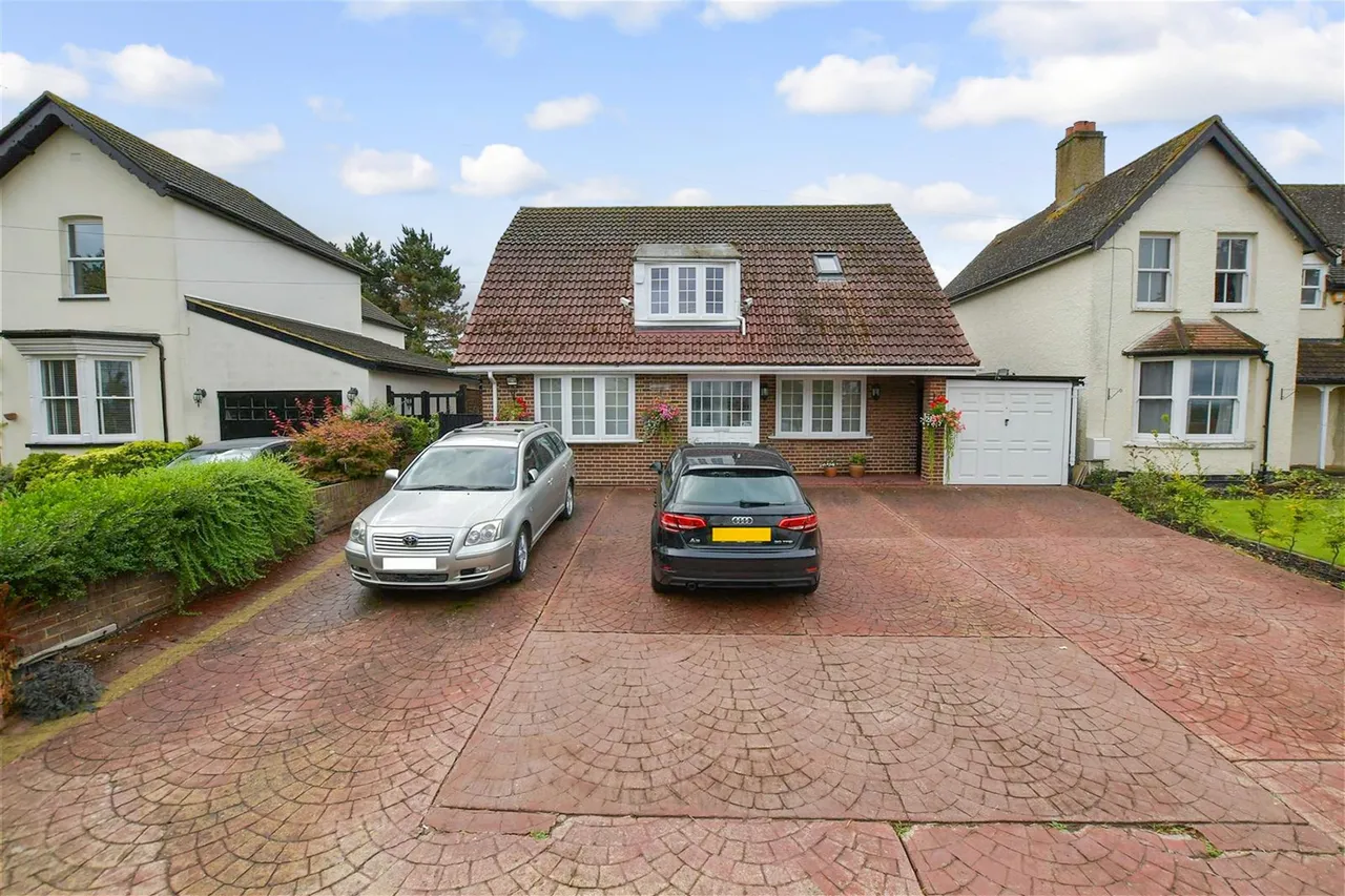 4 bed house for sale, Avey Lane, Waltham Abbey, EN9