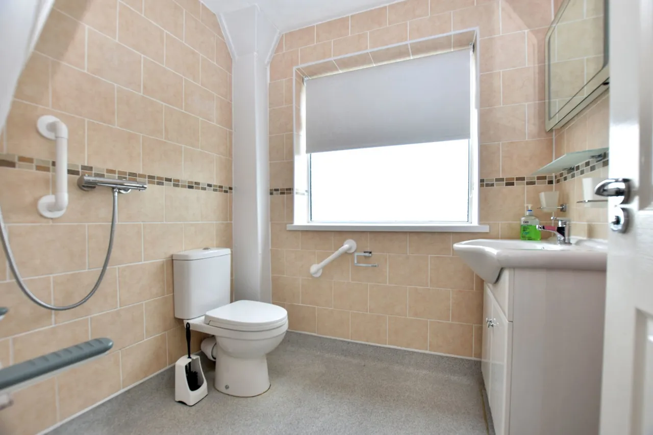 Churchfield Road, Rothwell, LS26, photo 11