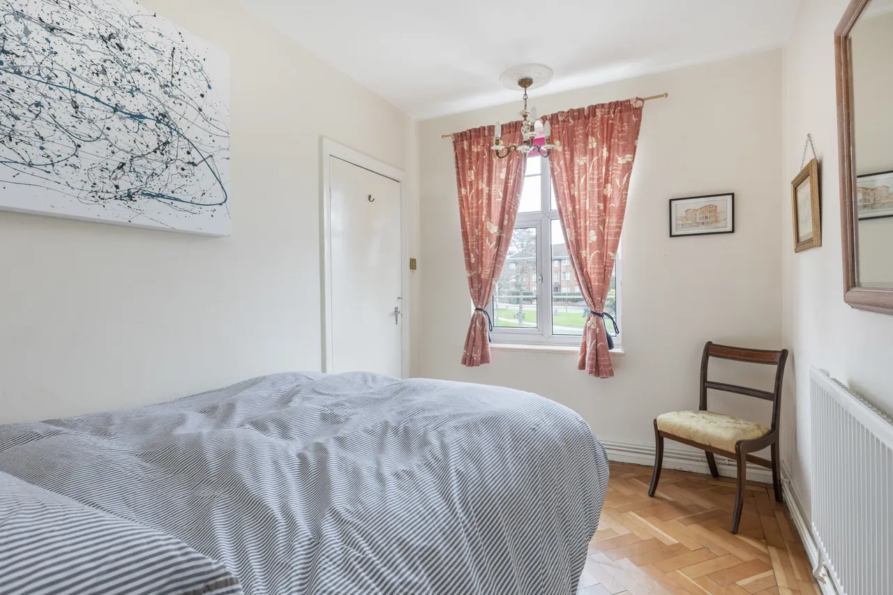 The Broadway, London, NW7, photo 8