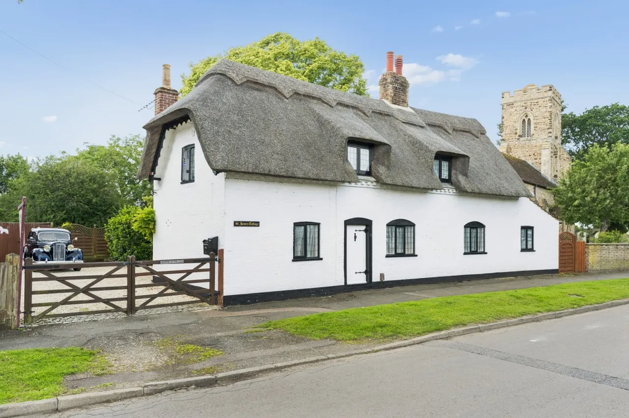 Little Paxton, St Neots, PE19, photo 2
