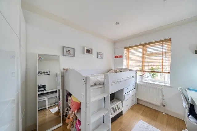 Kingsgate Avenue, London, N3, photo 10