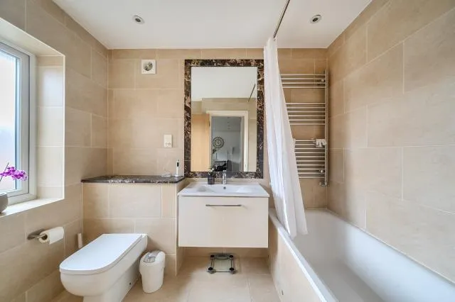 Kingsgate Avenue, London, N3, photo 12