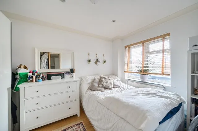 Kingsgate Avenue, London, N3, photo 9