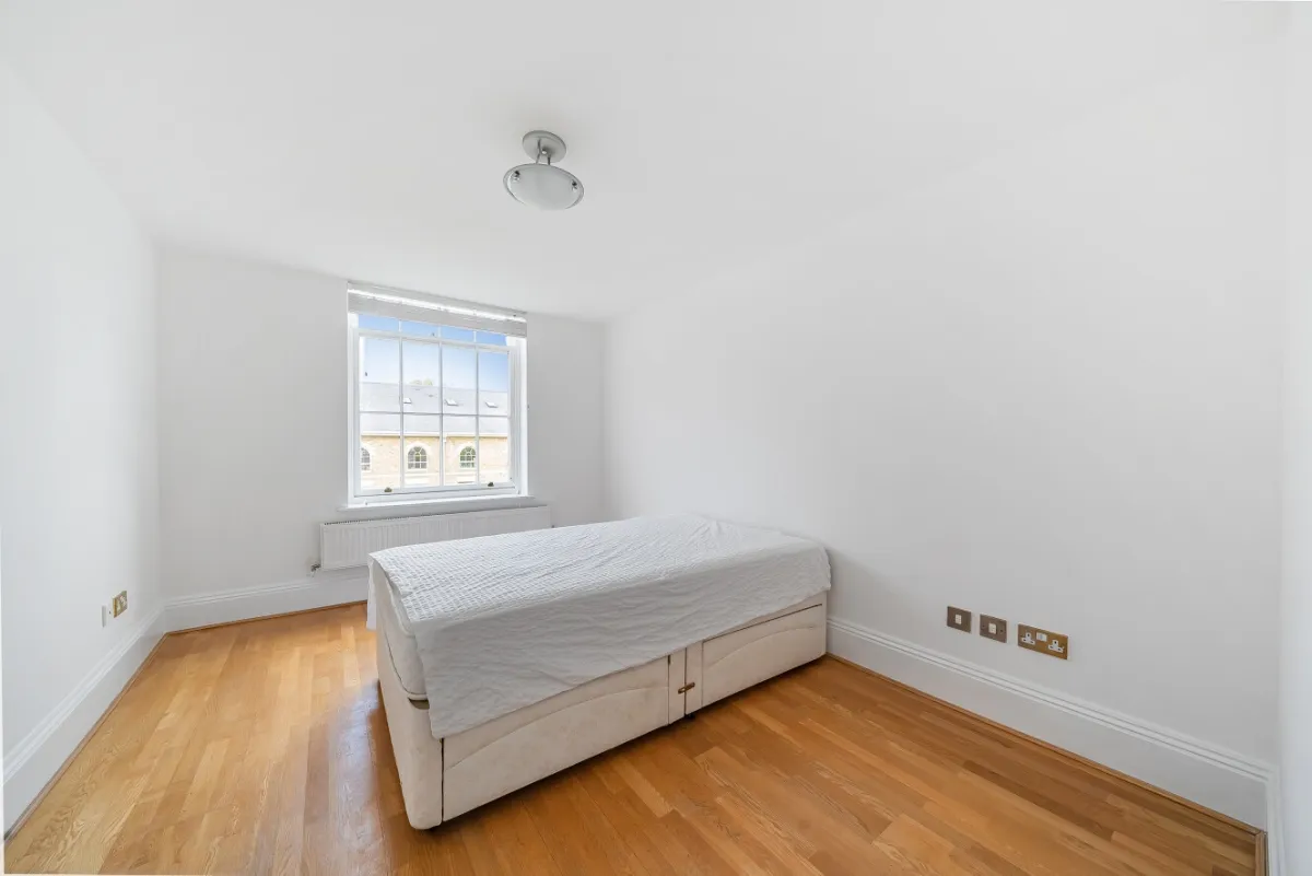 Royal Drive, London, N11, photo 11