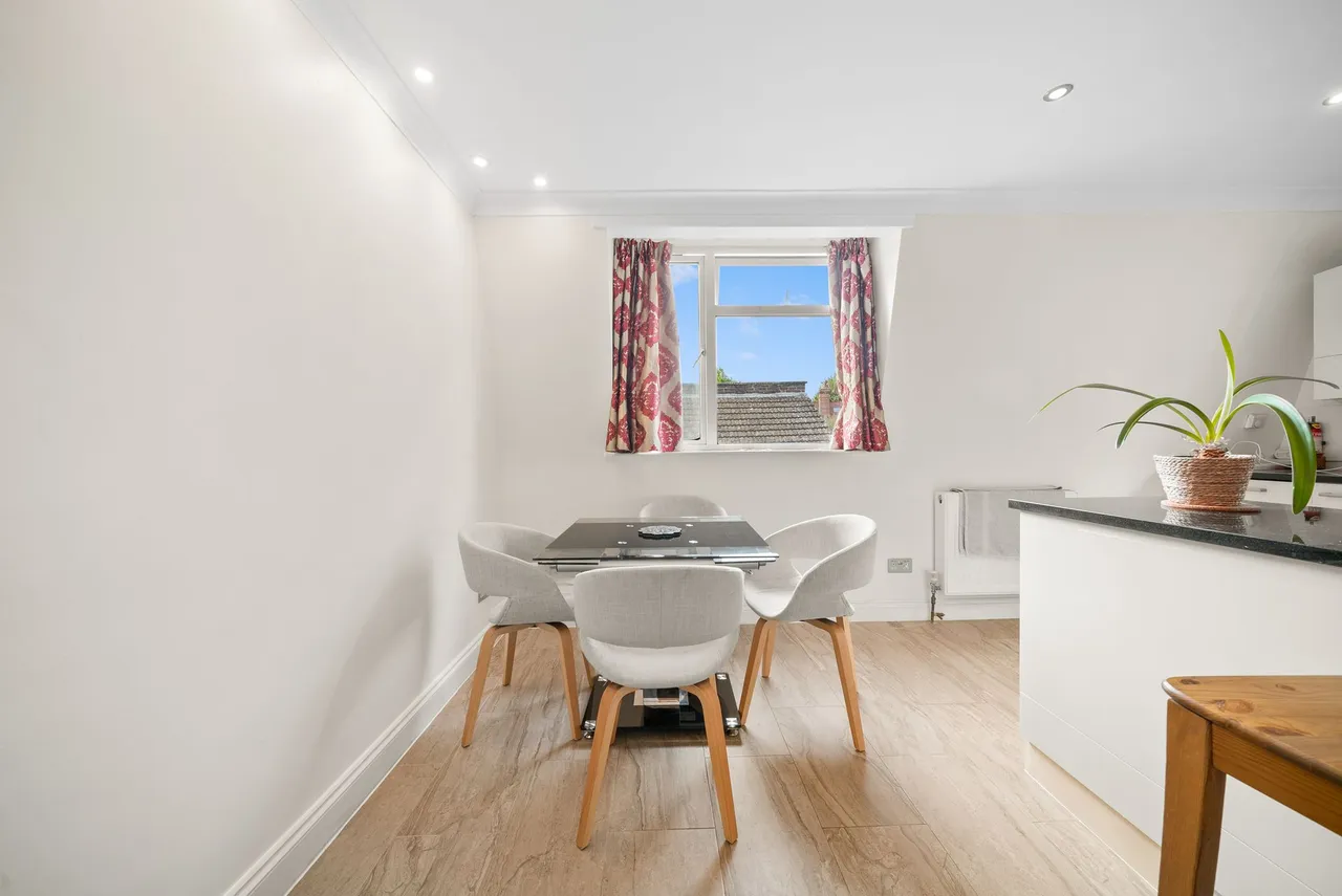 Stanley Gardens, London, NW2, photo 12