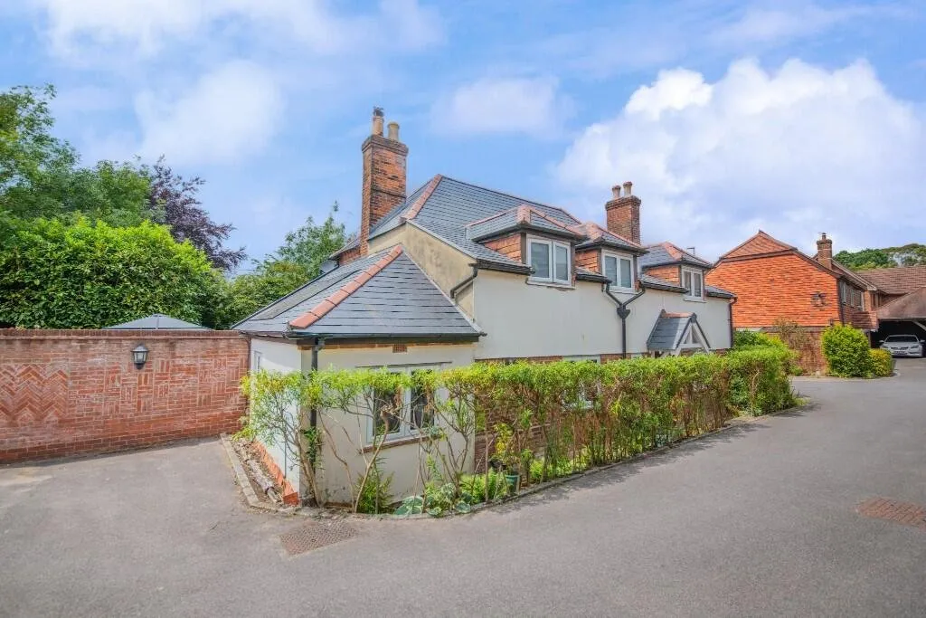 4 bed house for sale, Botley Road, Fair Oak, SO50