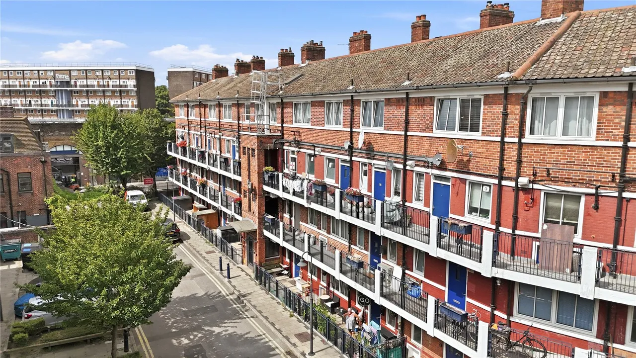2 bed flat for sale — Arnold Estate, Druid Street, SE1