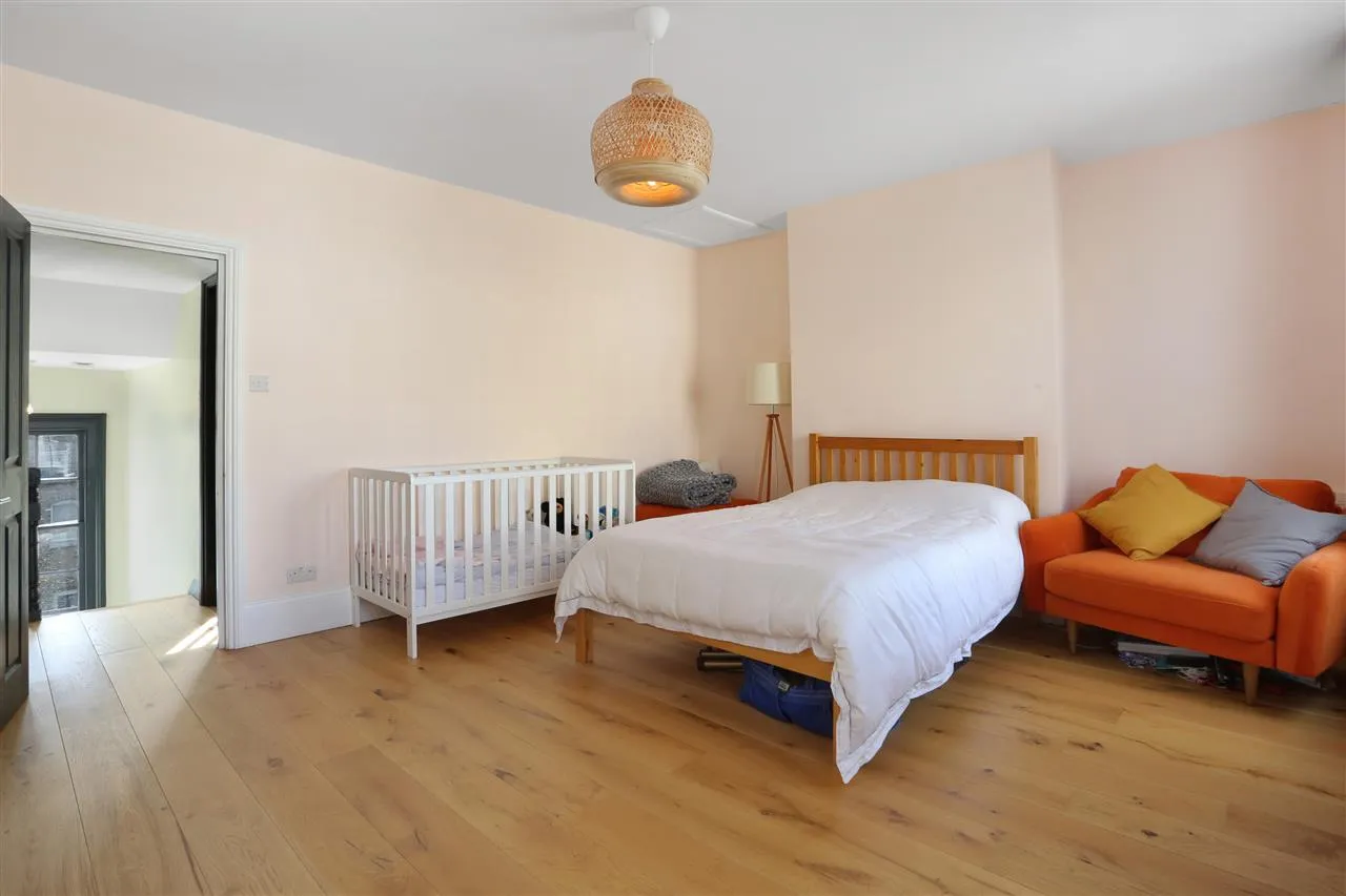 Windsor Road, London, photo 6