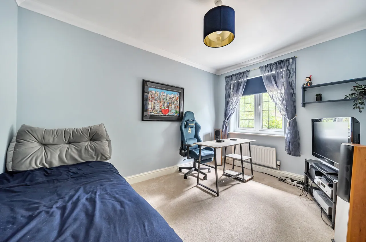 Golf Drive, Camberley, Surrey, GU15 1JG, photo 31