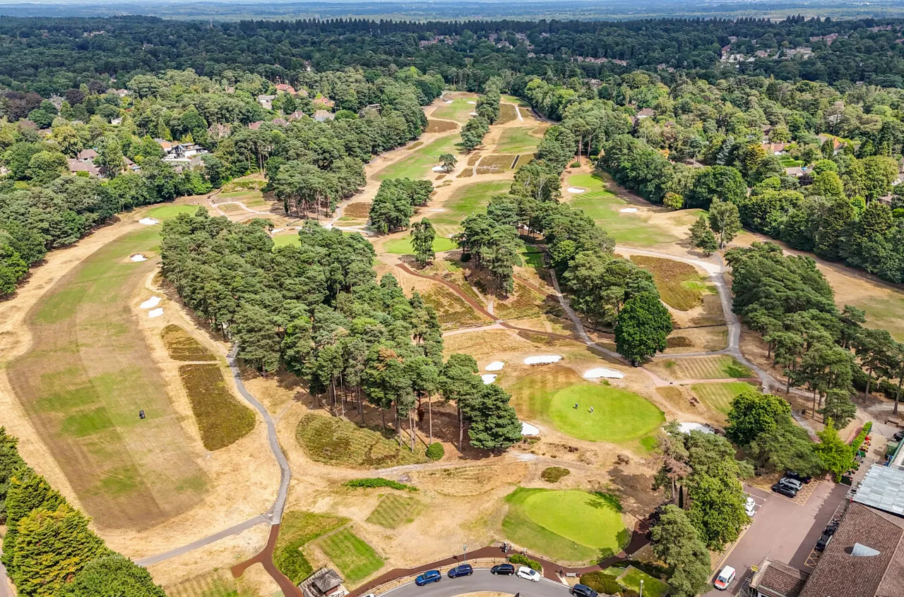Golf Drive, Camberley, Surrey, GU15 1JG, photo 18
