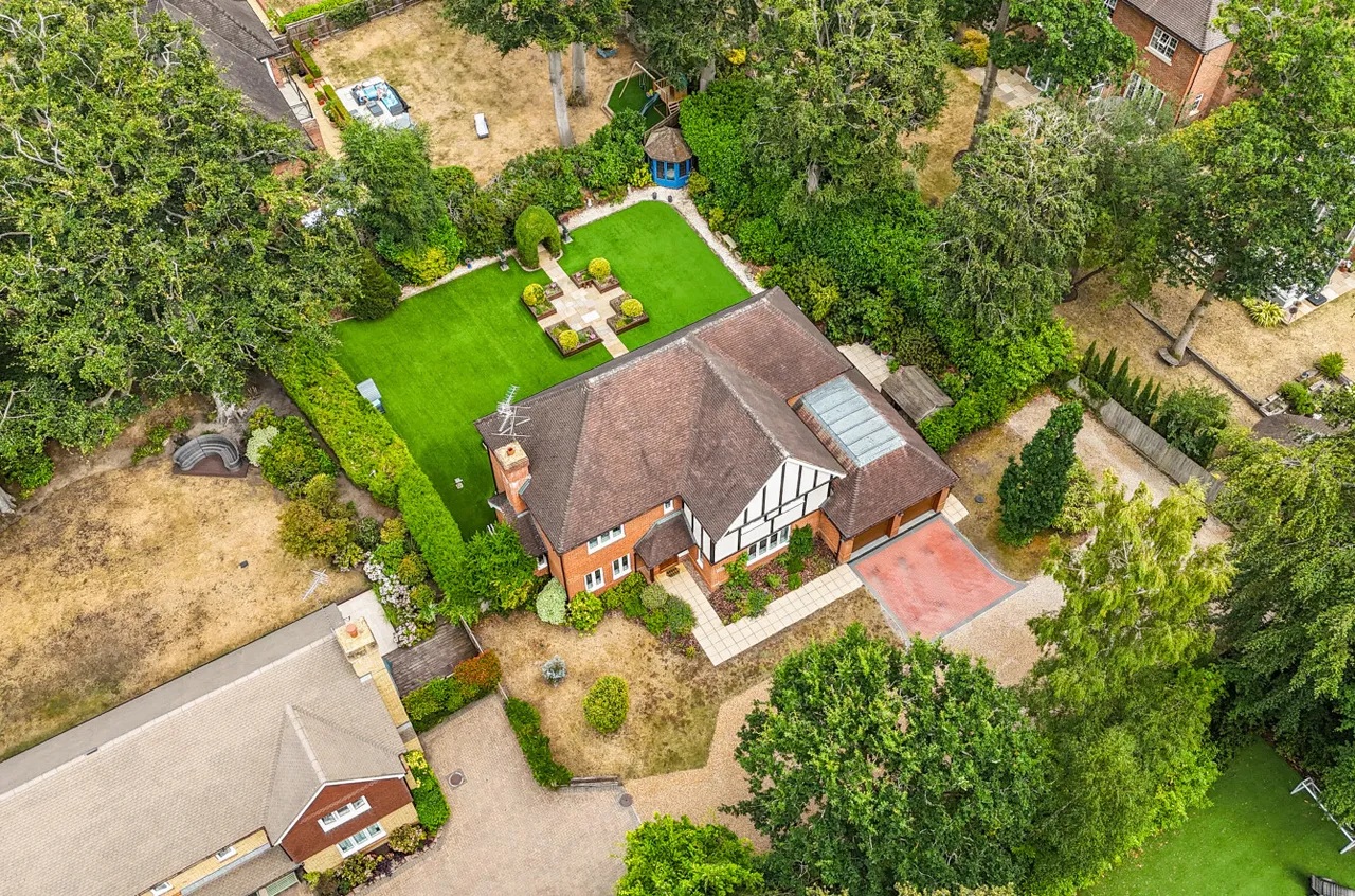 Golf Drive, Camberley, Surrey, GU15 1JG, photo 16