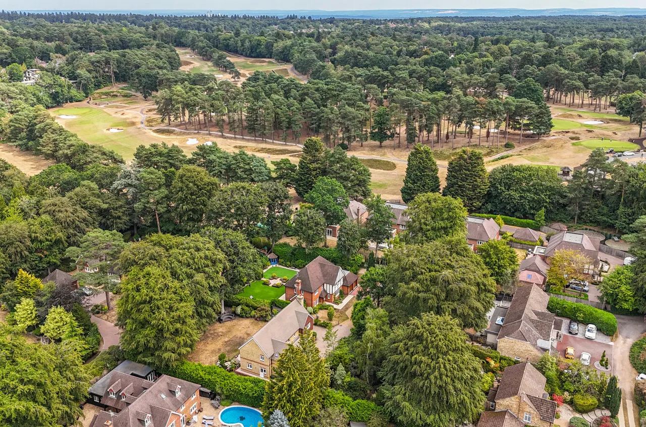 Golf Drive, Camberley, Surrey, GU15 1JG, photo 15