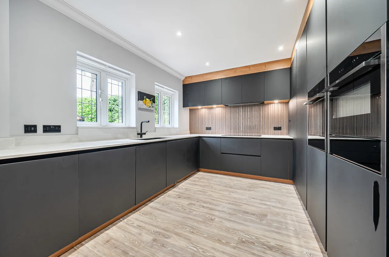 Golf Drive, Camberley, Surrey, GU15 1JG, photo 4
