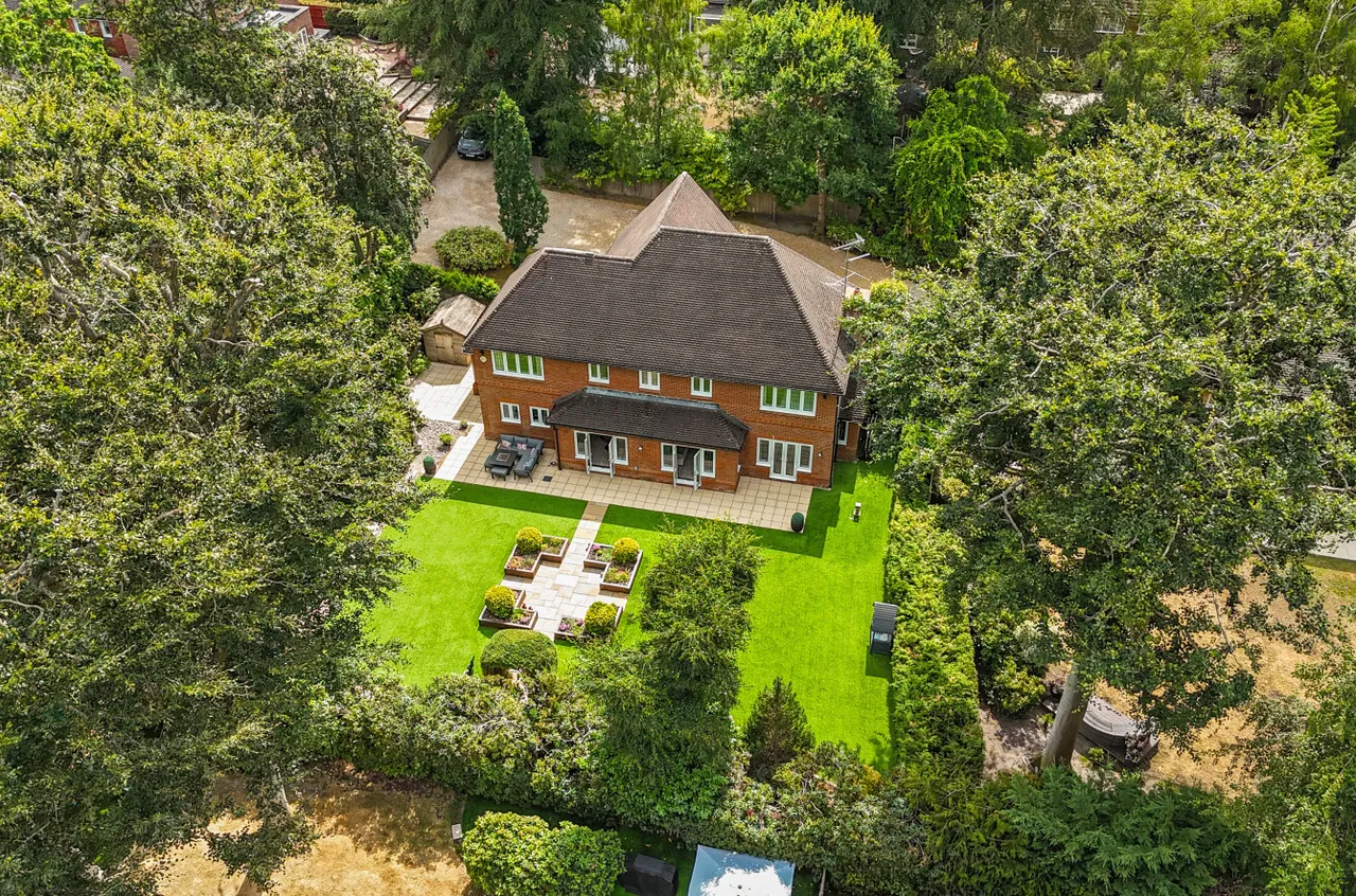 Golf Drive, Camberley, Surrey, GU15 1JG, photo 12