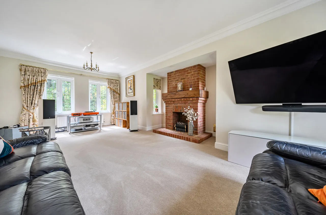 Golf Drive, Camberley, Surrey, GU15 1JG, photo 5