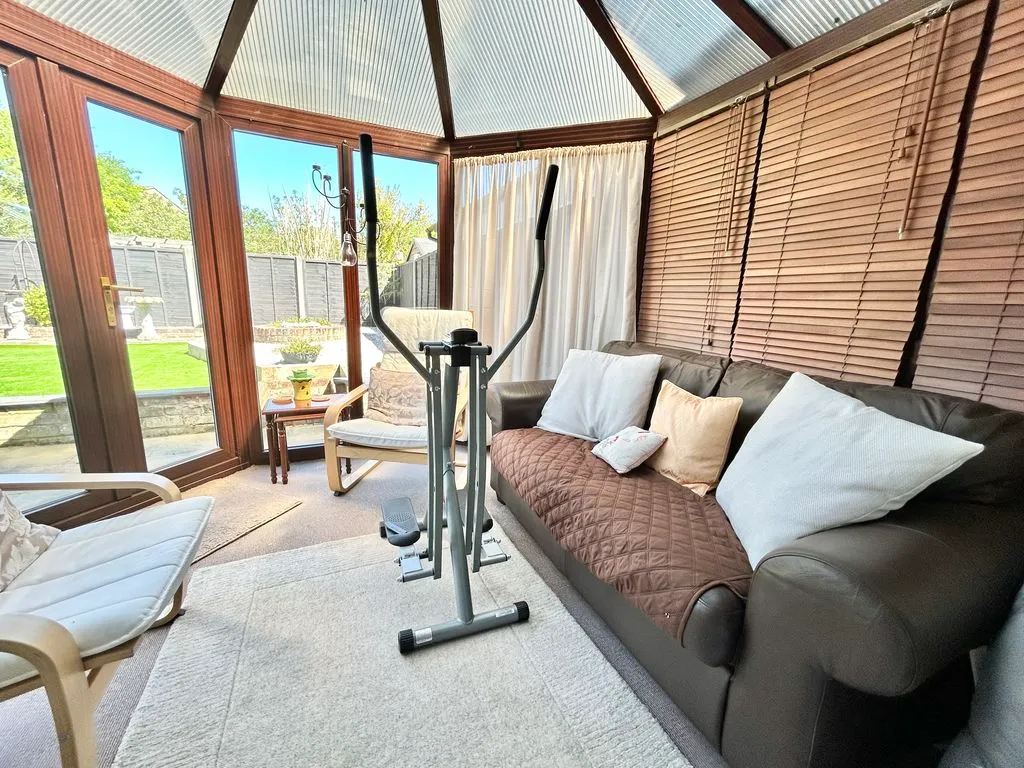 Castle Hill Road, Totternhoe LU6 1RG, photo 8