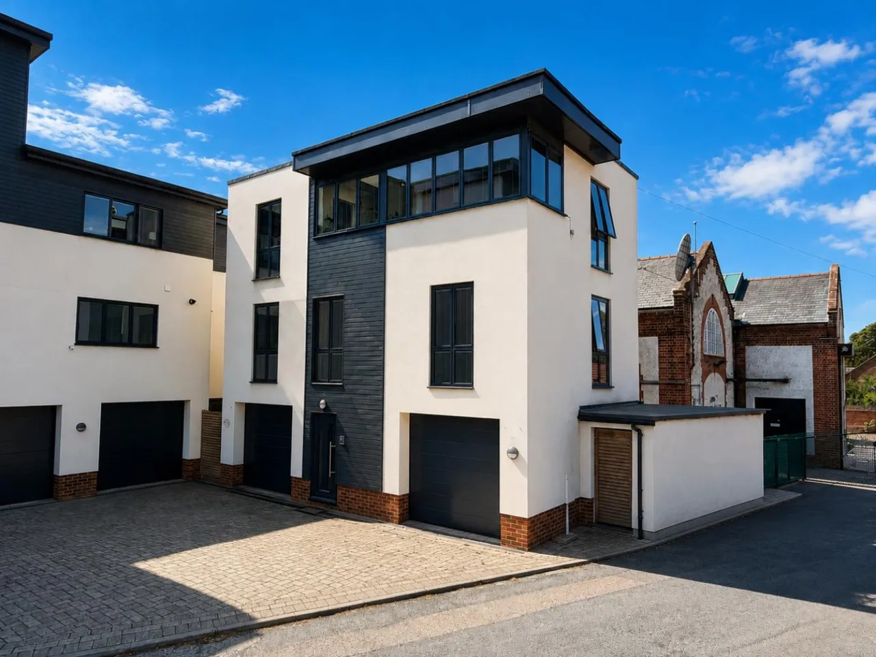 2 bed house for sale — Seabrook Road, Hythe