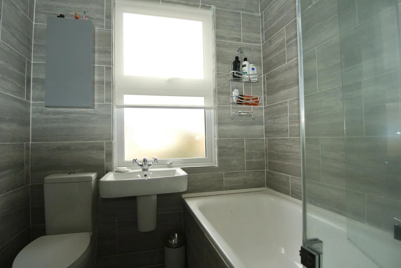 Chaucer Road, Ashford, Surrey, TW15 2QT, photo 17