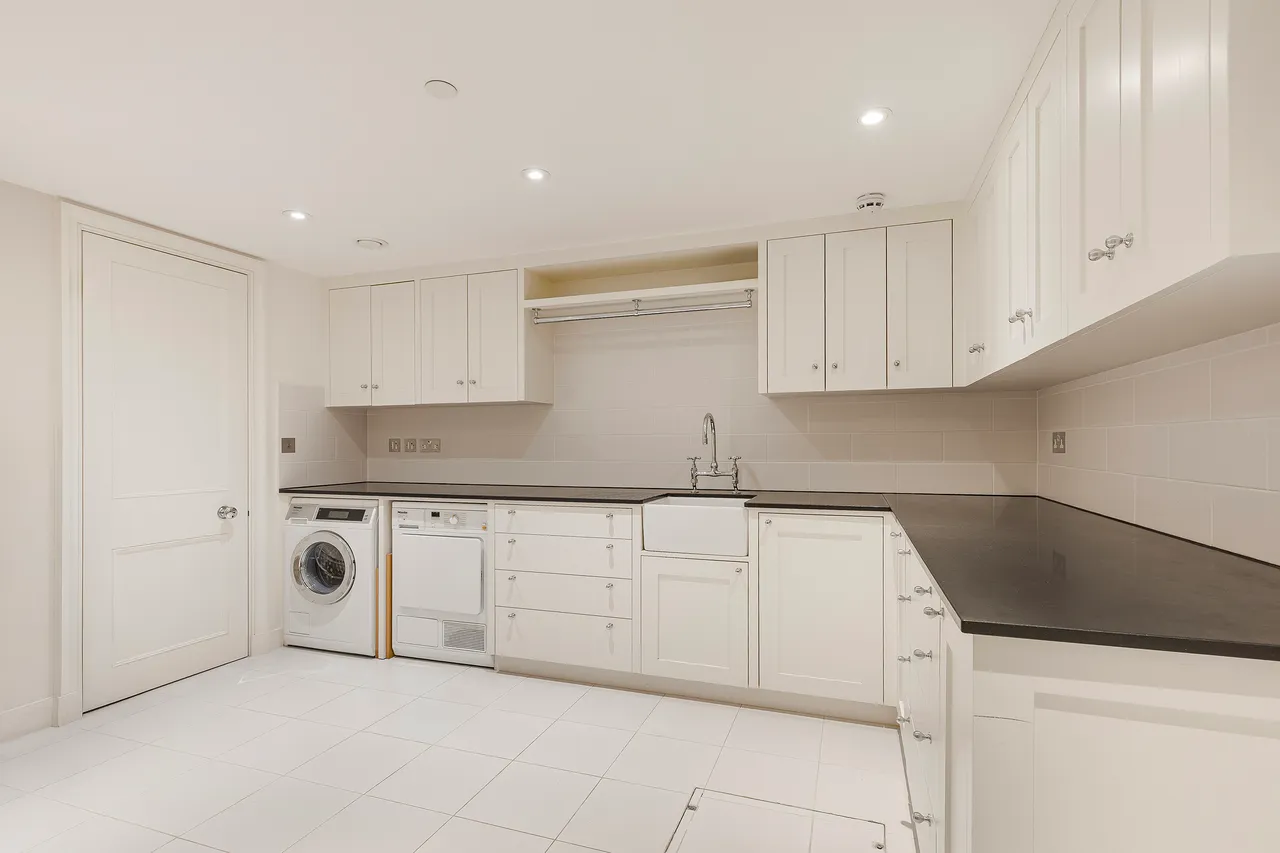 Lennox Gardens Mews, Knightsbridge, London, photo 4